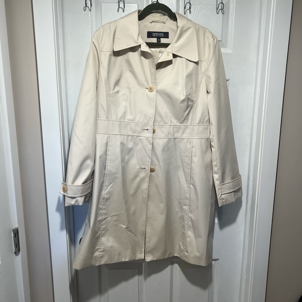 Kenneth Cole Reaction Cream Trench Coat Lightweight